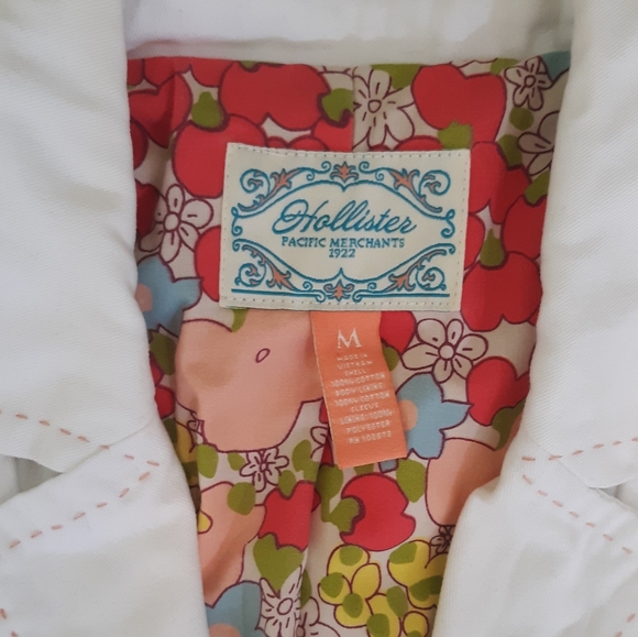 Hollister embroidery cropped jacket sz medium - Picture 2 of 8